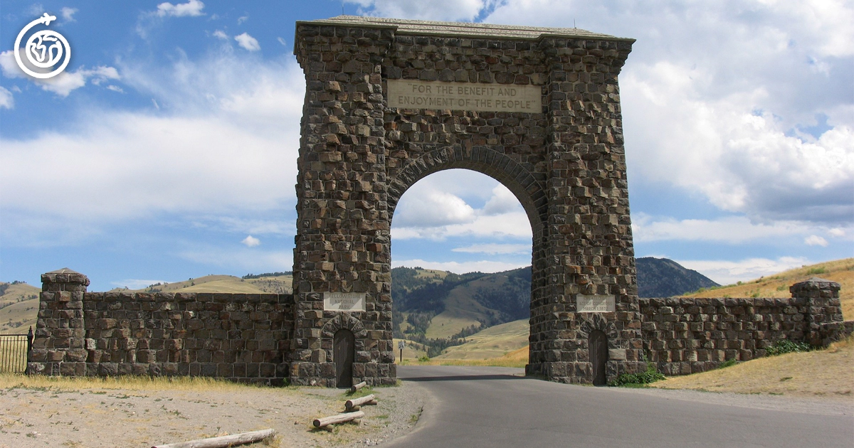 The entrance gate when coming from Salt Lake City to Yellowstone National Park 